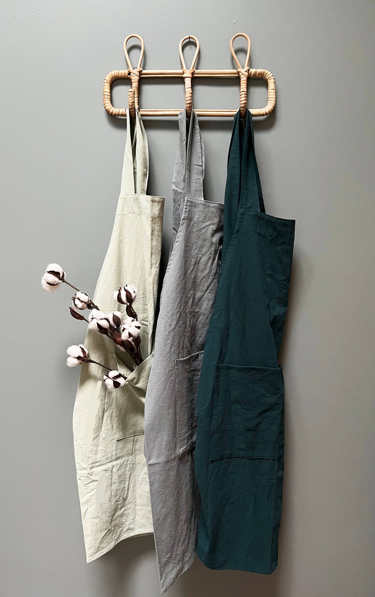 Cross Back Apron