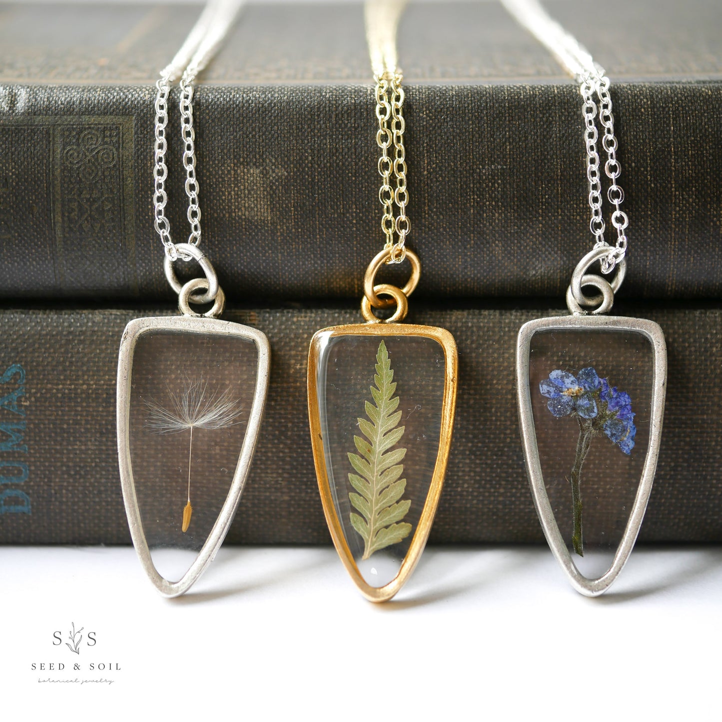 Botanical Resin Jewelry Class - Sunday, September 17th 1:30-3:00pm
