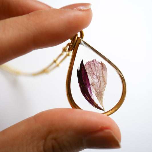 Botanical Resin Jewelry Class - March 28th 6:00-7:30pm