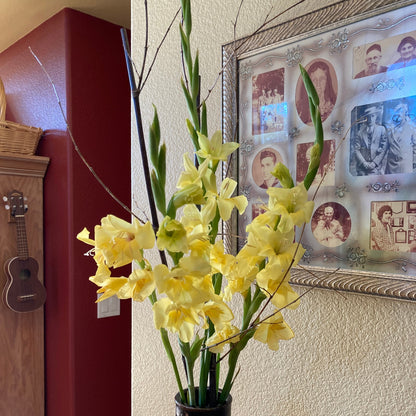 Flowers by YOU! - With Guest Insturctor Dana Feldman - Saturday, October 24th 12:00 pm - 2:00 pm